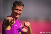 莱万：英超花的钱太多了，年轻且半年进10球就有球队7000万买你